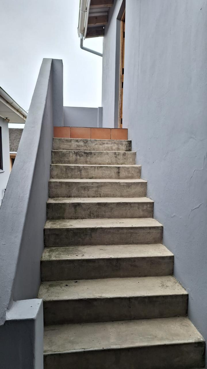 7 Bedroom Property for Sale in Sunnyridge Eastern Cape